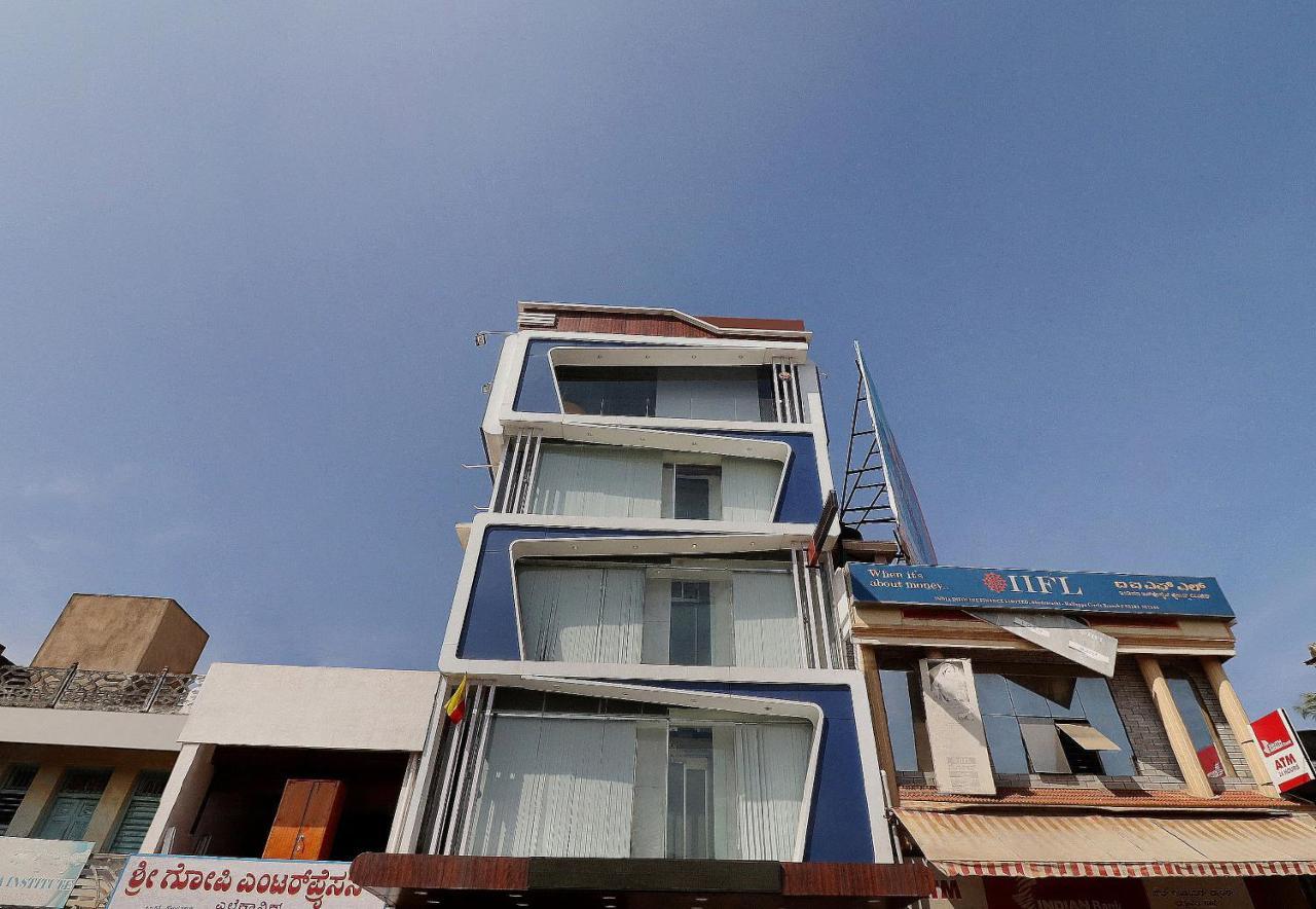 Oyo 24245 Dv Residency Hotel Bhadravati Luaran gambar
