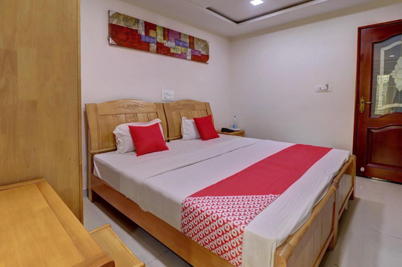 Oyo 24245 Dv Residency Hotel Bhadravati Luaran gambar