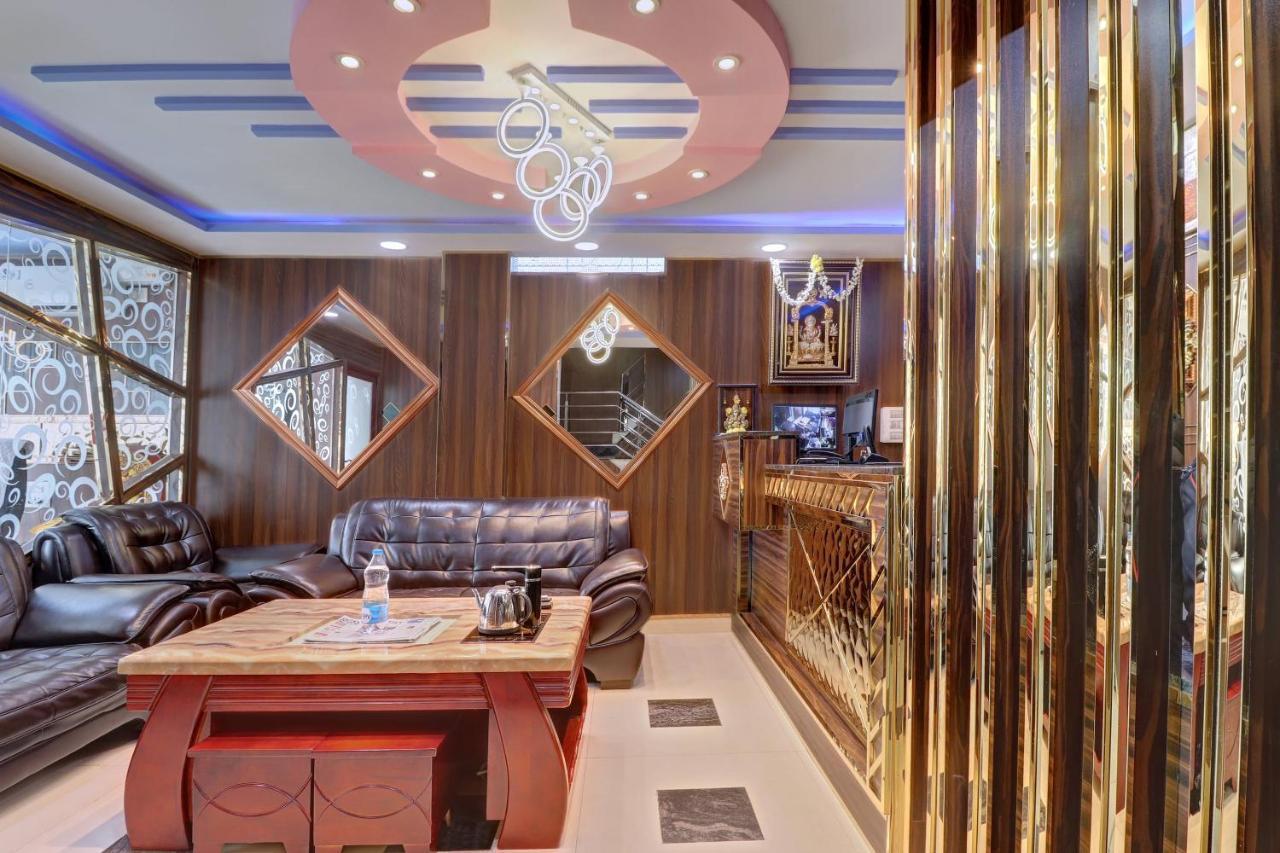 Oyo 24245 Dv Residency Hotel Bhadravati Luaran gambar