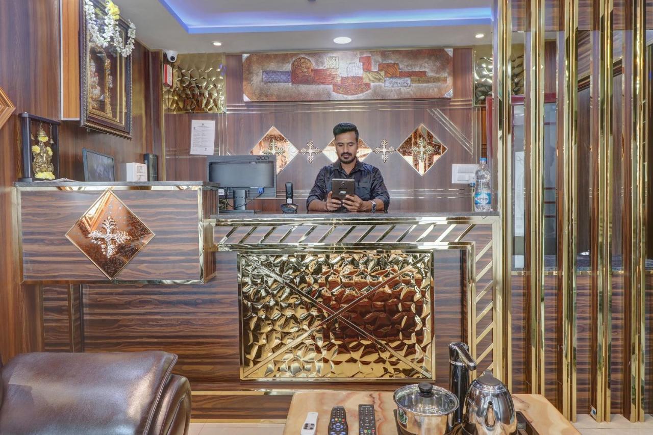 Oyo 24245 Dv Residency Hotel Bhadravati Luaran gambar