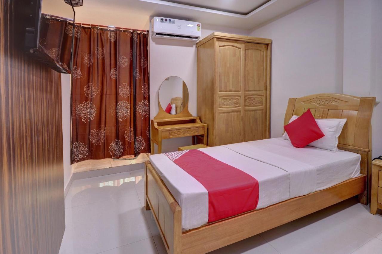 Oyo 24245 Dv Residency Hotel Bhadravati Luaran gambar